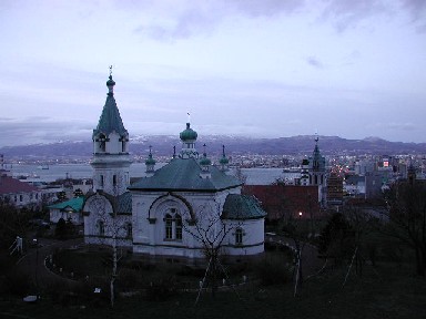 パープルなとばり．．．ハリストス教会・函館fromチャチャ