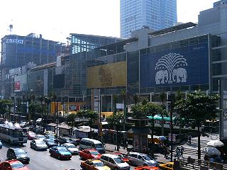 リアルタイム・タイ日記－ラーチャプラロップ通り