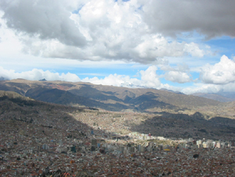 「世界一高い首都」ラパス