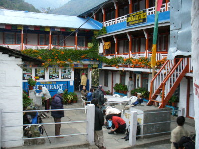 ３日目　ティルケドゥンガからゴレパニ（2853ｍ）