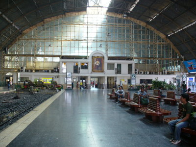 バンコク　駅にて
