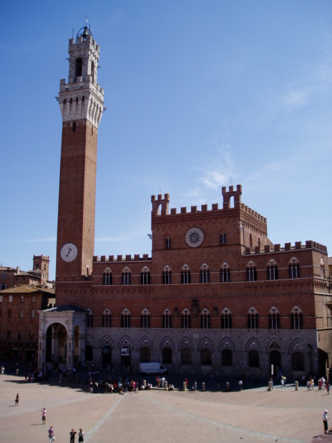 地方都市を旅する☆トスカーナの田園を抜けてシエナへ！