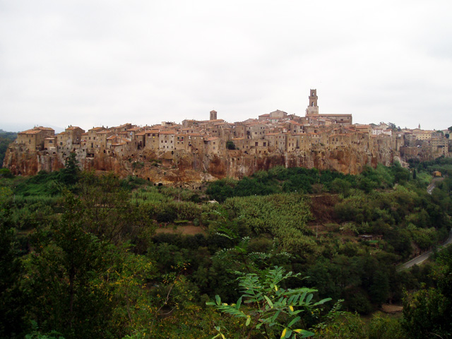 トスカーナ、断崖の秘境☆ピティリヤーノの春