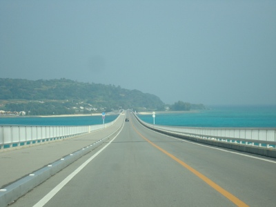 スローライフ～　沖縄北部で、人気No.1絶景スポット、古宇利大橋！！