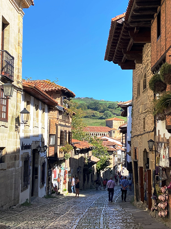 サンティリャーナ・デル・マルとアルタミラ洞窟壁画