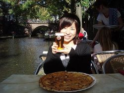 ユトレヒトの運河沿いのカフェ