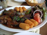 ウサギのワイン煮