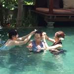 お部屋のプールにて