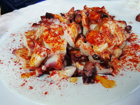 U様／美味しい物食べ歩き、歴史的建造物見学 美しい景色 8日間　<スペイン>