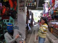 民芸品市場にて