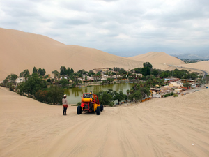 イカ・ワカチナ湖