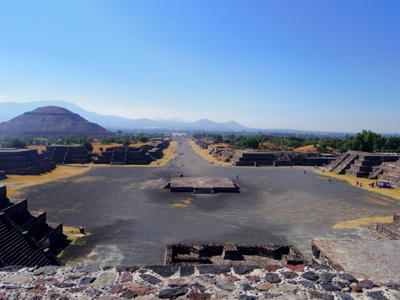 月のピラミッドからの風景
