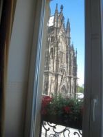 ホテル部屋から望むケルン大聖堂