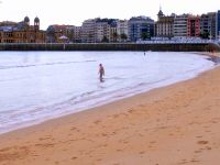 海水浴をしていたおじいさん