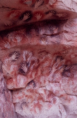 手の洞窟 CUEVA DE LAS MANOS～古代人の手形～