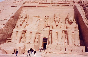 Mu10  エジプト最大の彫刻　アブ・シンベル
