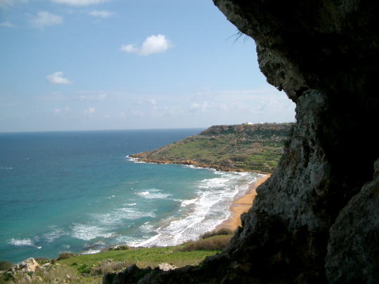 Mt4  ゴゾ島の秘境 “マルタ版青の洞窟”