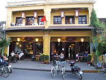 Vn25　ベトナム　ホイアンのレストラン「ザ・カーゴクラブ」