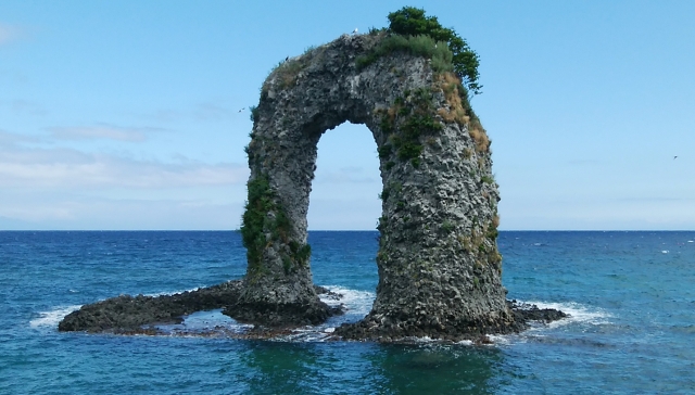 奥尻島 なべつる岩