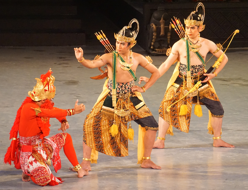 ジャワ島のプランバナン寺院隣接ステージのラーマーヤナ舞踊劇上演日程2020