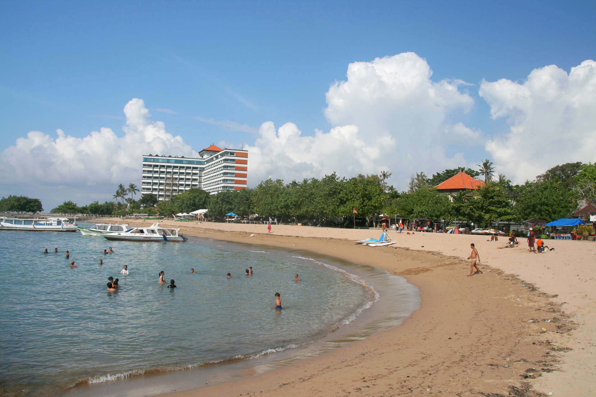 バリ島、観光産業従事者に新型コロナワクチンを優先接種